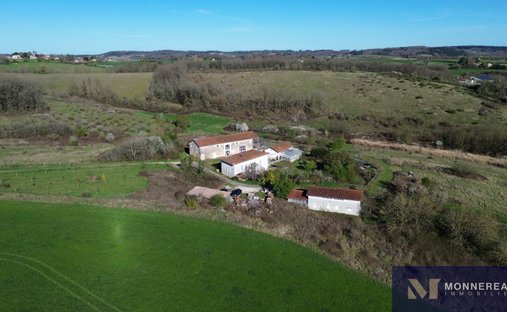Estate in Charmant, Boisné-la-Tude, France 1