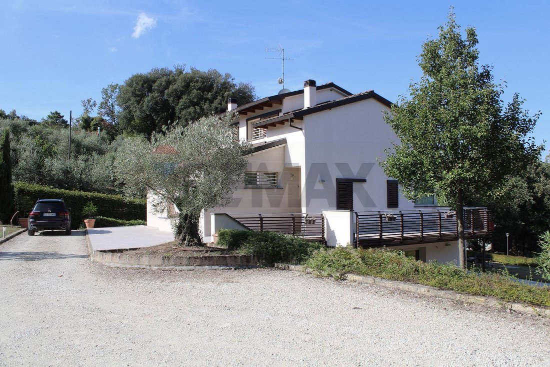 Villa in Lamporecchio, Tuscany, Italy 2 - 17525182