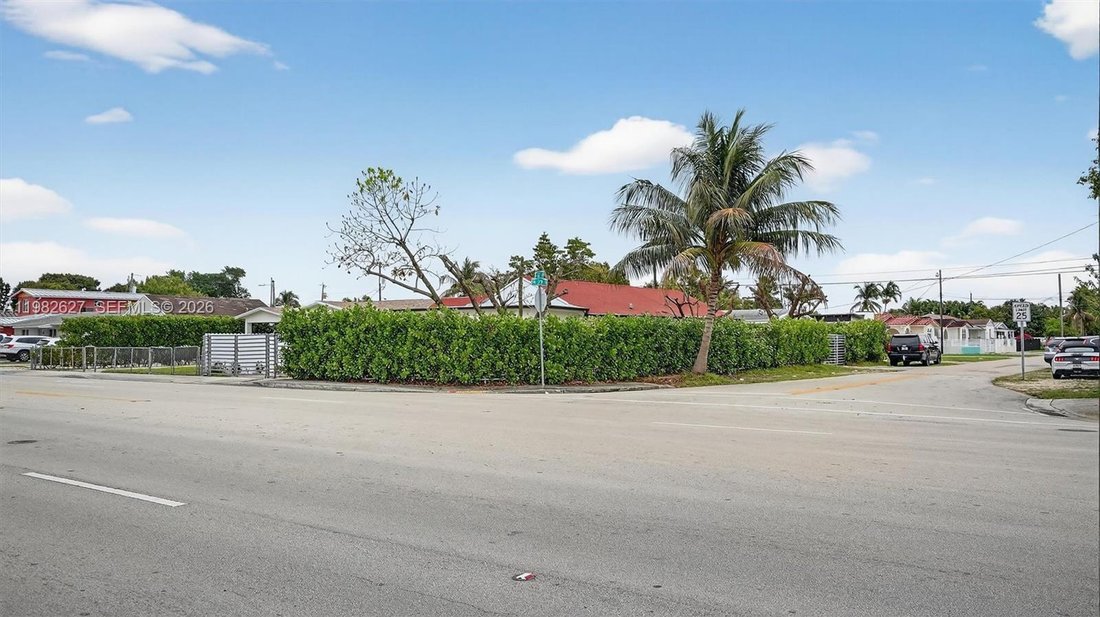 House in Miami, Florida, United States 5 - 17520345
