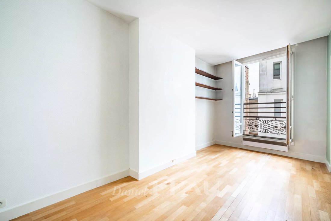 Apartment in Saint Placide, Paris 6e Arrondissement, Paris 3 - 17520117