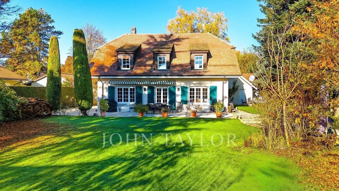 Exclusive Exceptional Property Near The Lake