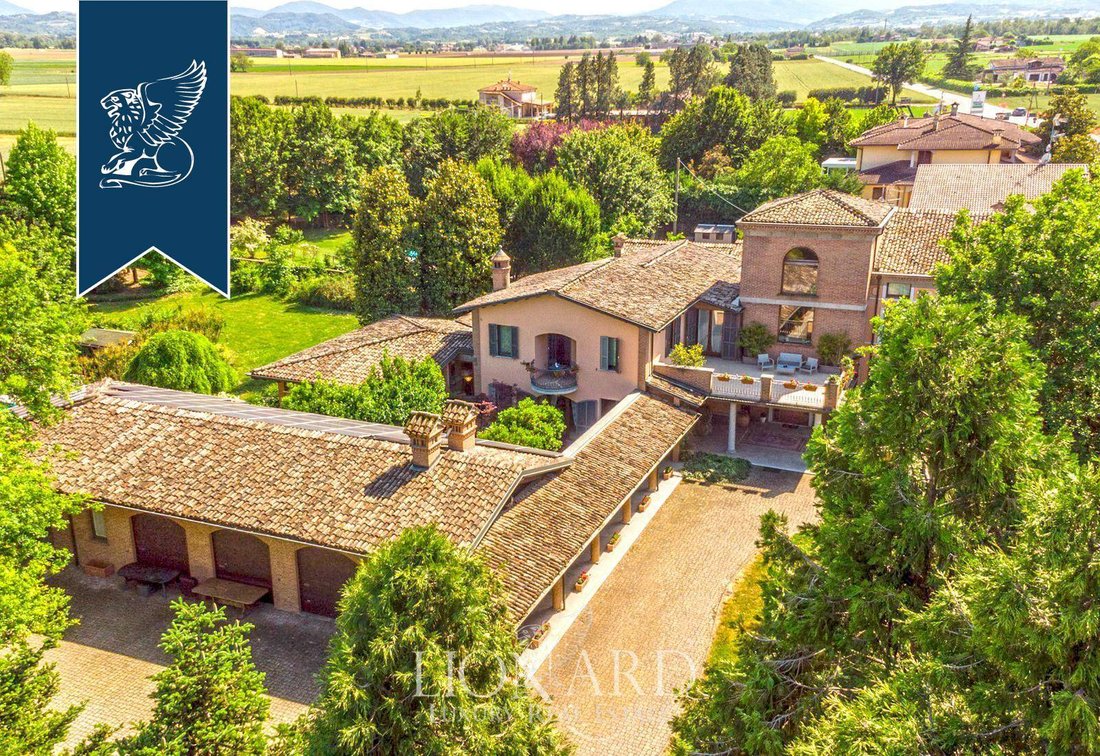 Villa in Carpaneto Piacentino, Emilia-Romagna, Italy 1 - 17524546
