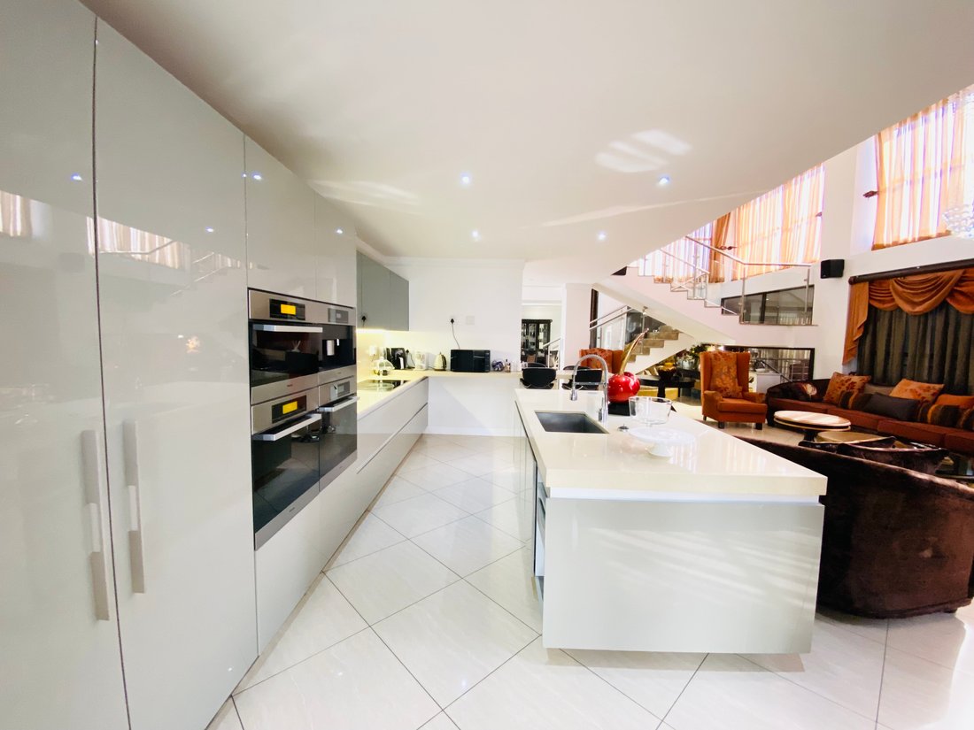 Estate in Blue Valley Golf Estate, Gauteng, South Africa 5 - 17522934