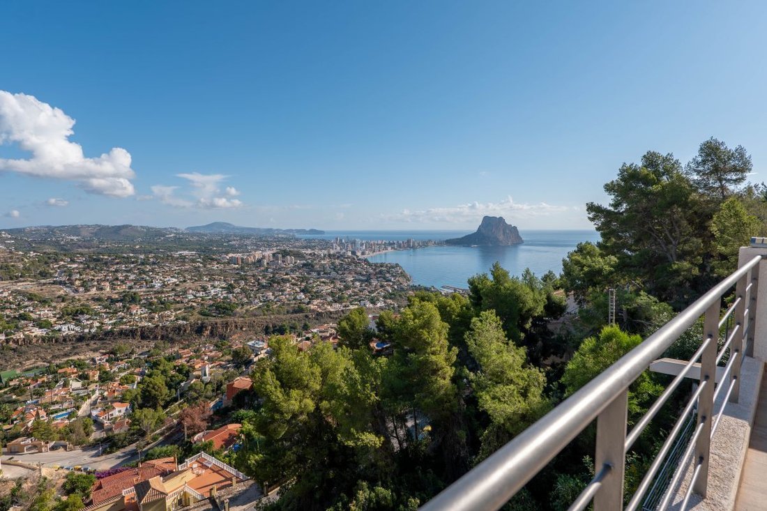 Chalet in Calp / Calpe, Valencian Community, Spain 1 - 17523560