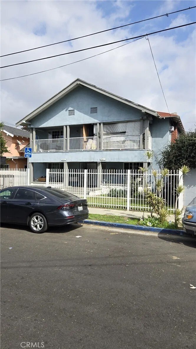 Los Angeles, California, United States 1 - 17521391