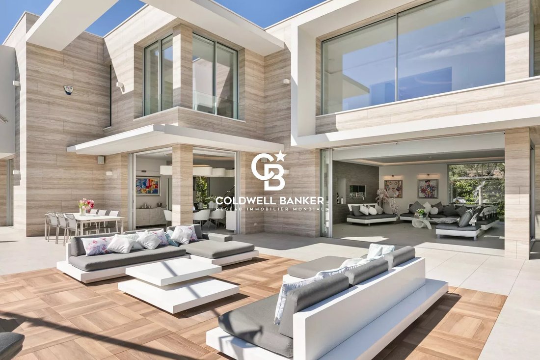 Villa in Antibes, Provence-Alpes-Côte d'Azur, France 3 - 17523574