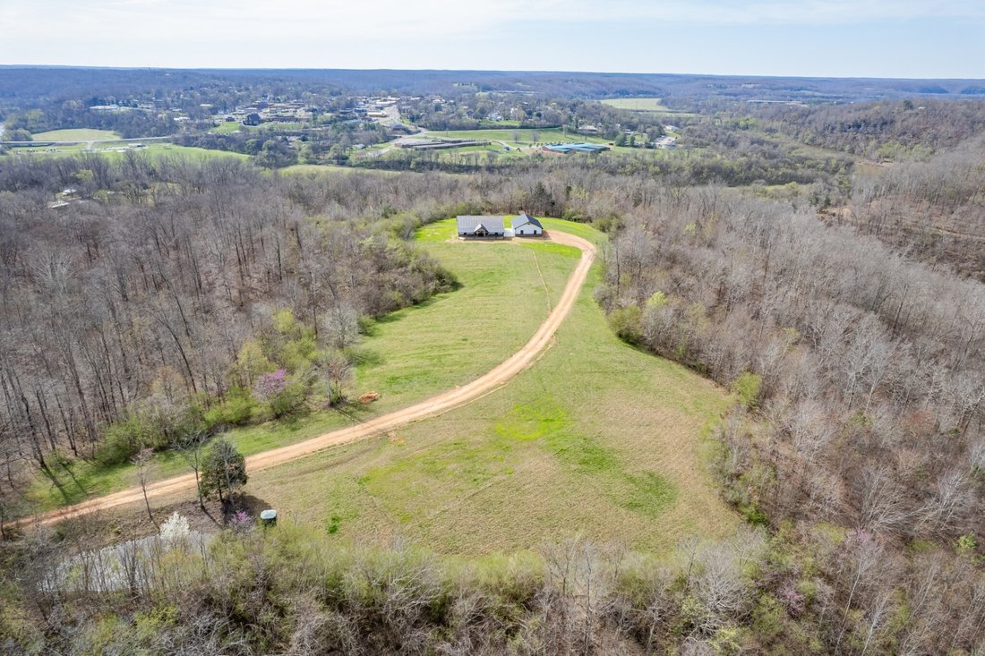 House in Hohenwald, Tennessee, United States 2 - 17418368