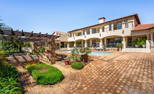 House in Woodhill Golf Estate, Gauteng, South Africa 1