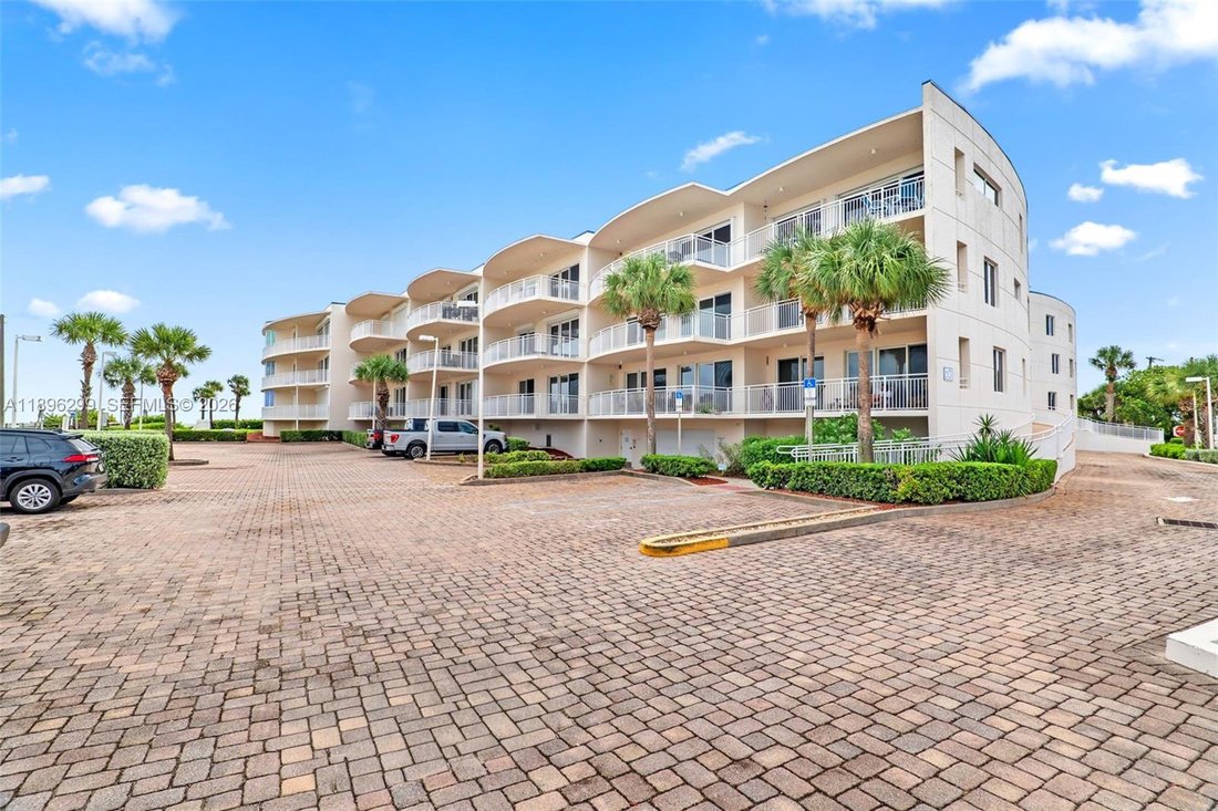 Condo in Indialantic, Florida, United States 3 - 17205629