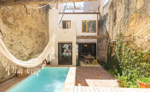 Townhouse in Sant Pol de Mar, Catalonia, Spain 1