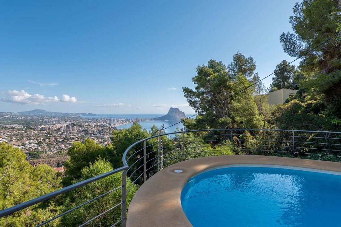 Chalet in Calp / Calpe, Valencian Community, Spain 2 - 17523560