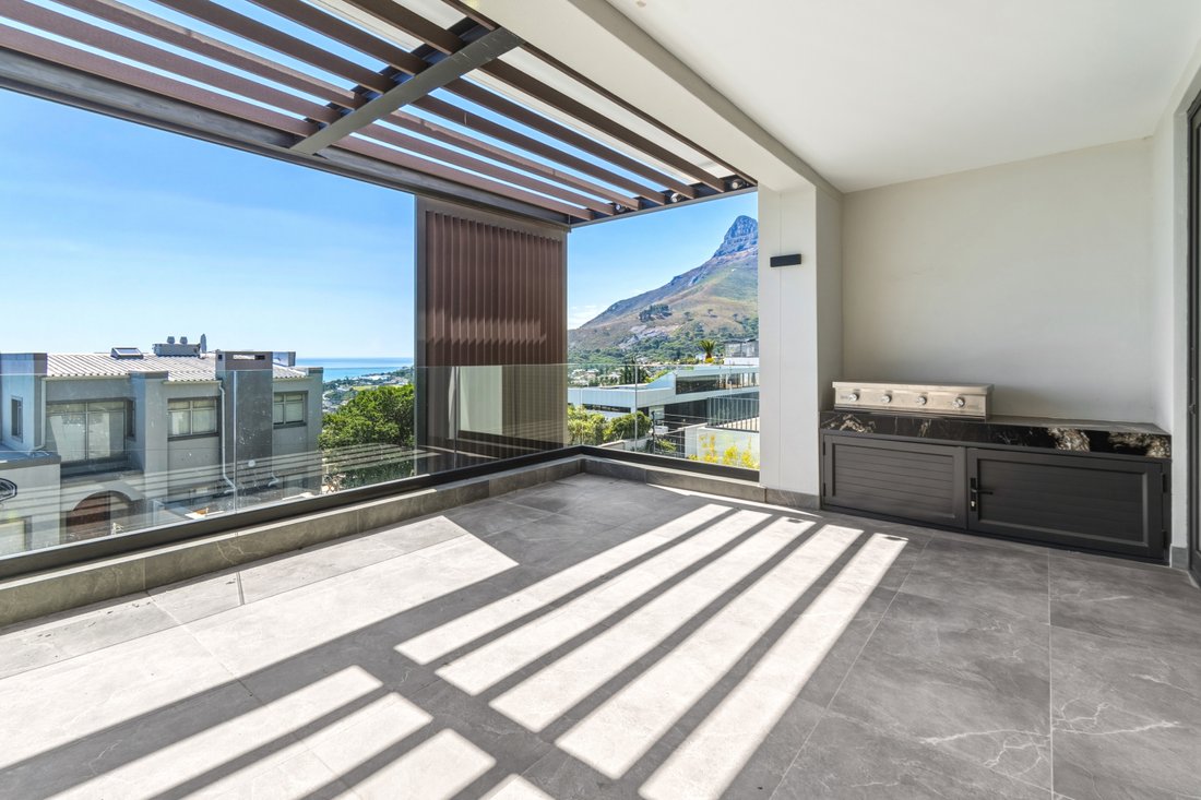 House in Bakoven, Cape Town, South Africa 3 - 17522817