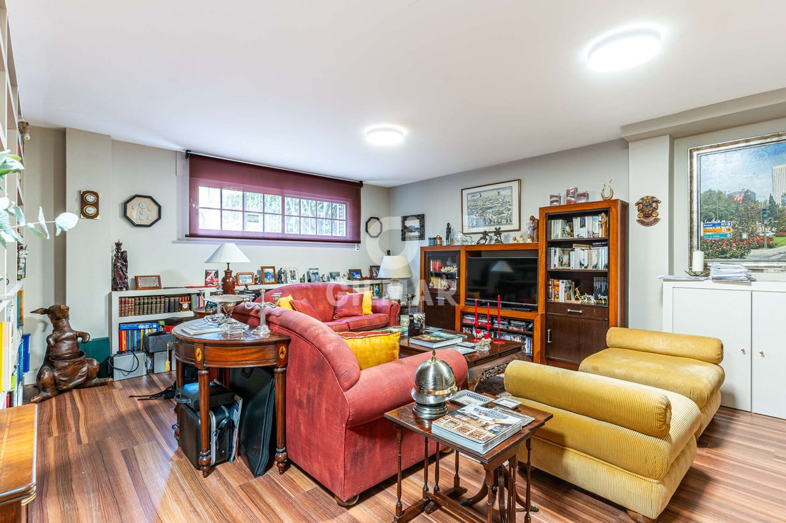 Townhouse in Majadahonda, Comunidad de Madrid, Spain 3 - 17519079