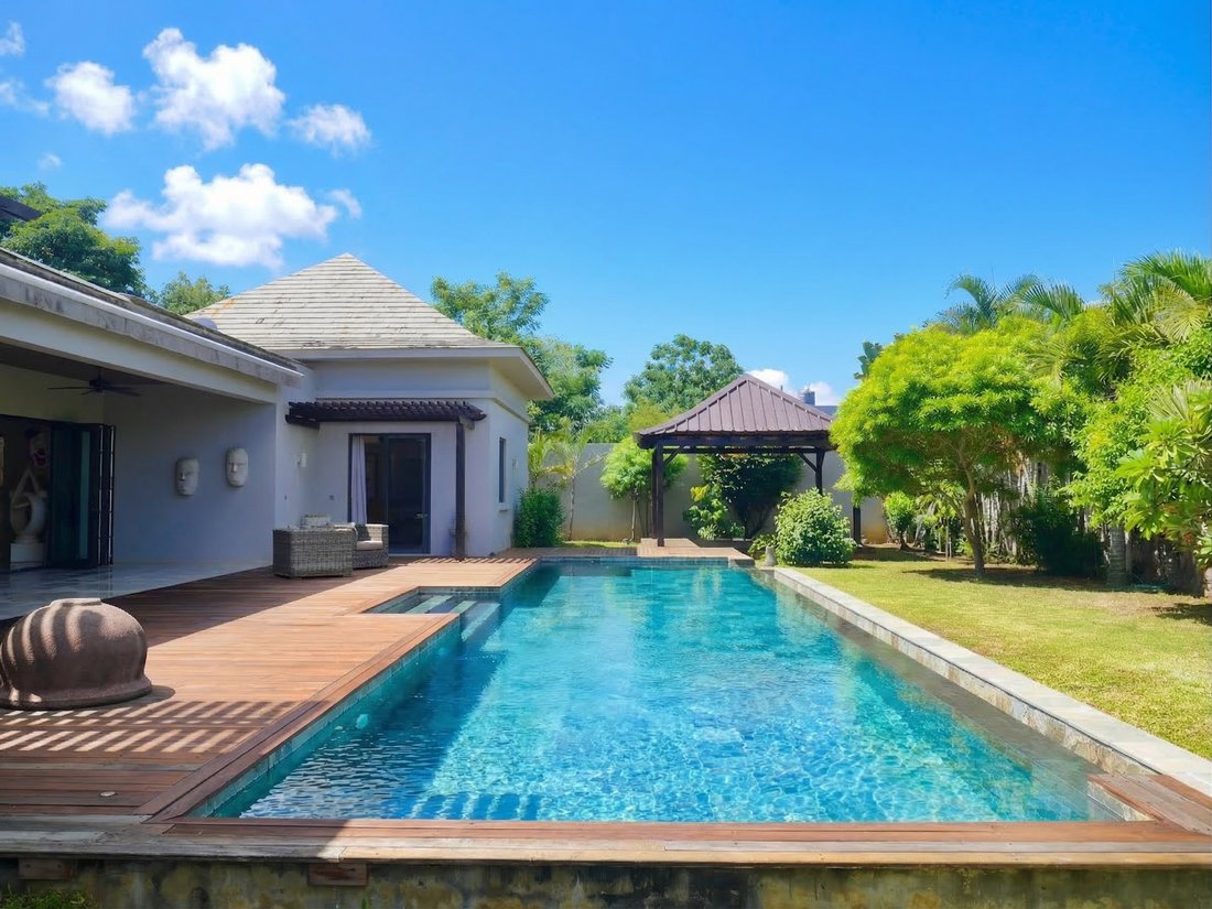Villa in Grand Baie, Rivière du Rempart District, Mauritius 1 - 17332563