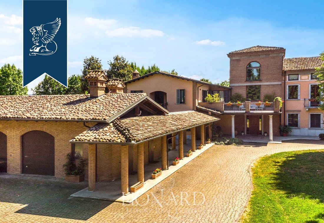 Villa in Carpaneto Piacentino, Emilia-Romagna, Italy 2 - 17524546