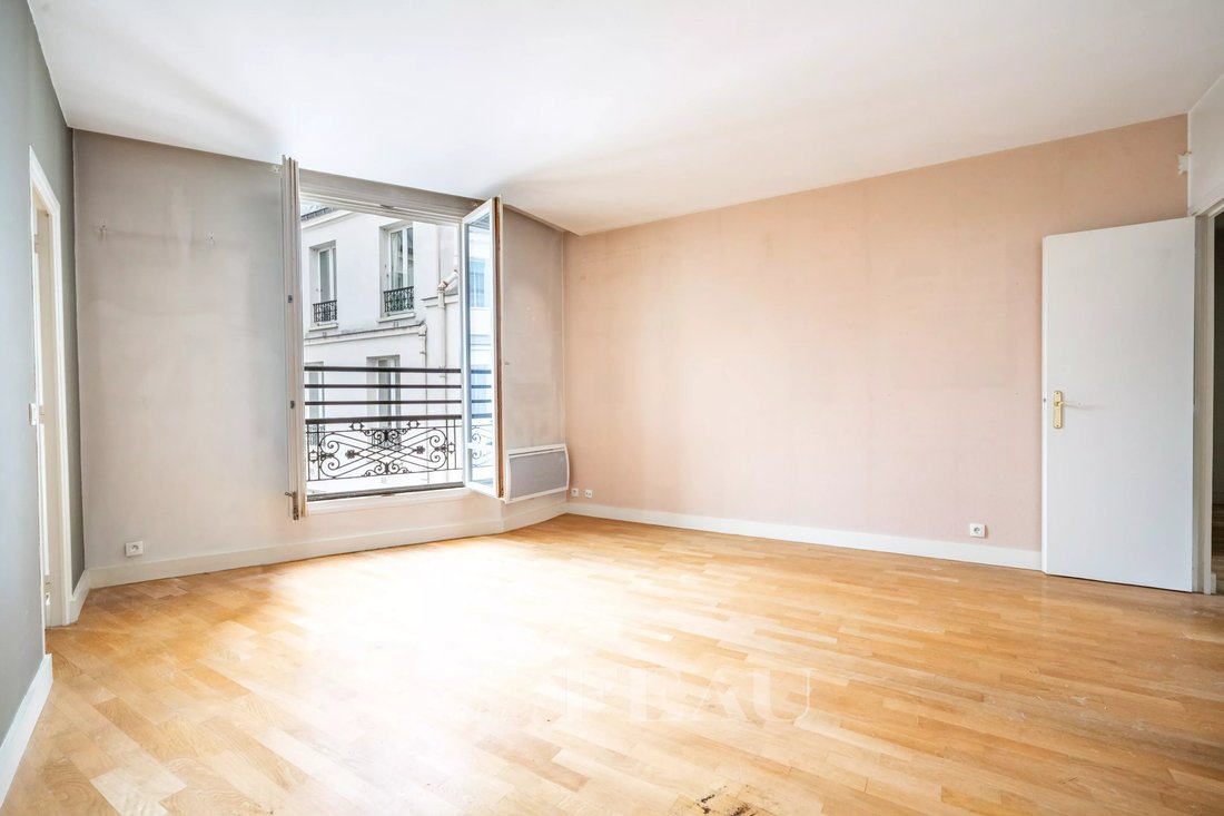 Apartment in Saint Placide, Paris 6e Arrondissement, Paris 1 - 17520117