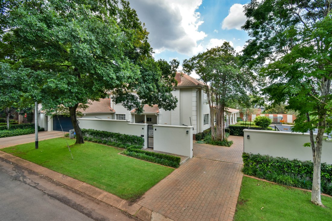 Country House in Waterkloof, Gauteng, South Africa 3 - 17522798