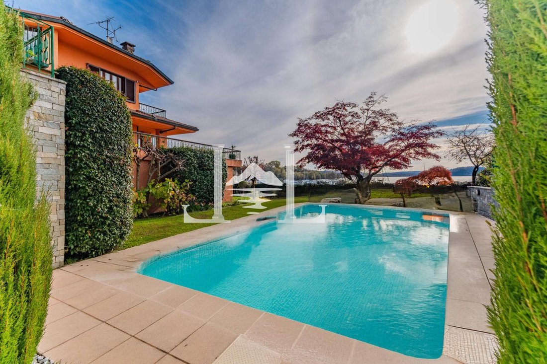 Villa in Monvalle, Lombardy, Italy 2 - 17525179