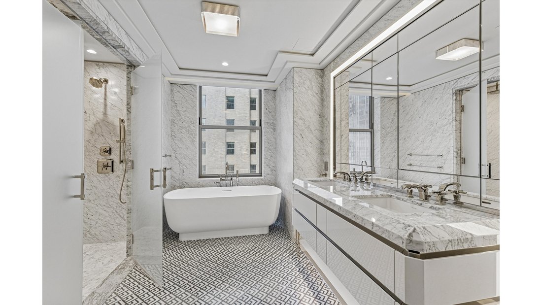 New York, New York, United States 5 - 17521190