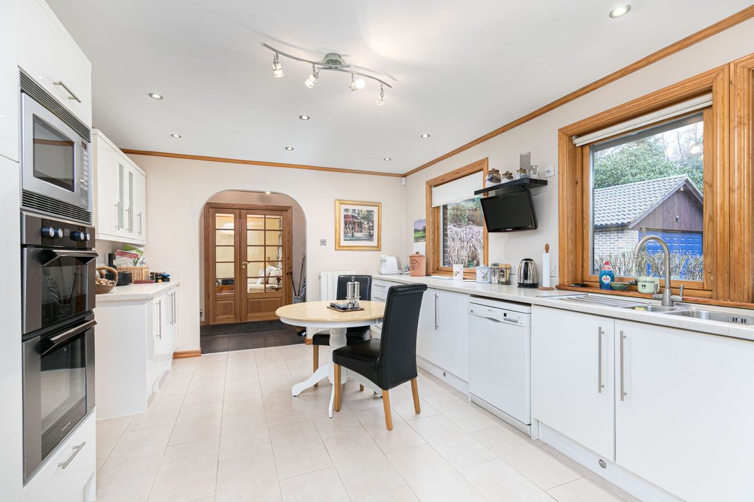 House in Felbridge, England 2 - 17519842