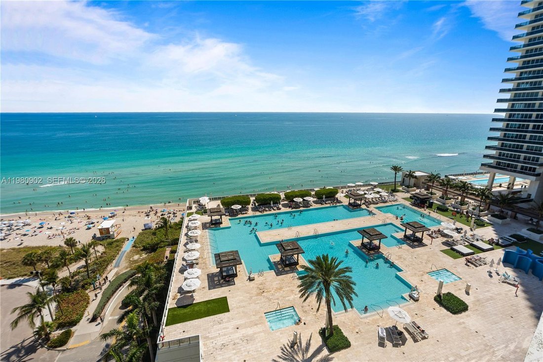 Condo in Hallandale Beach, Florida, United States 1 - 17520354