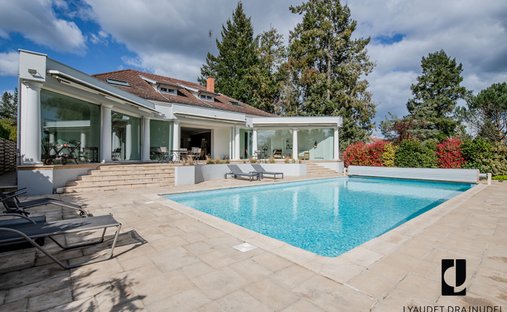 Villa a Centre, Riorges, Francia 1