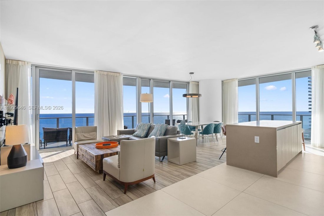 Condo in Hallandale Beach, Florida, United States 1 - 16640139