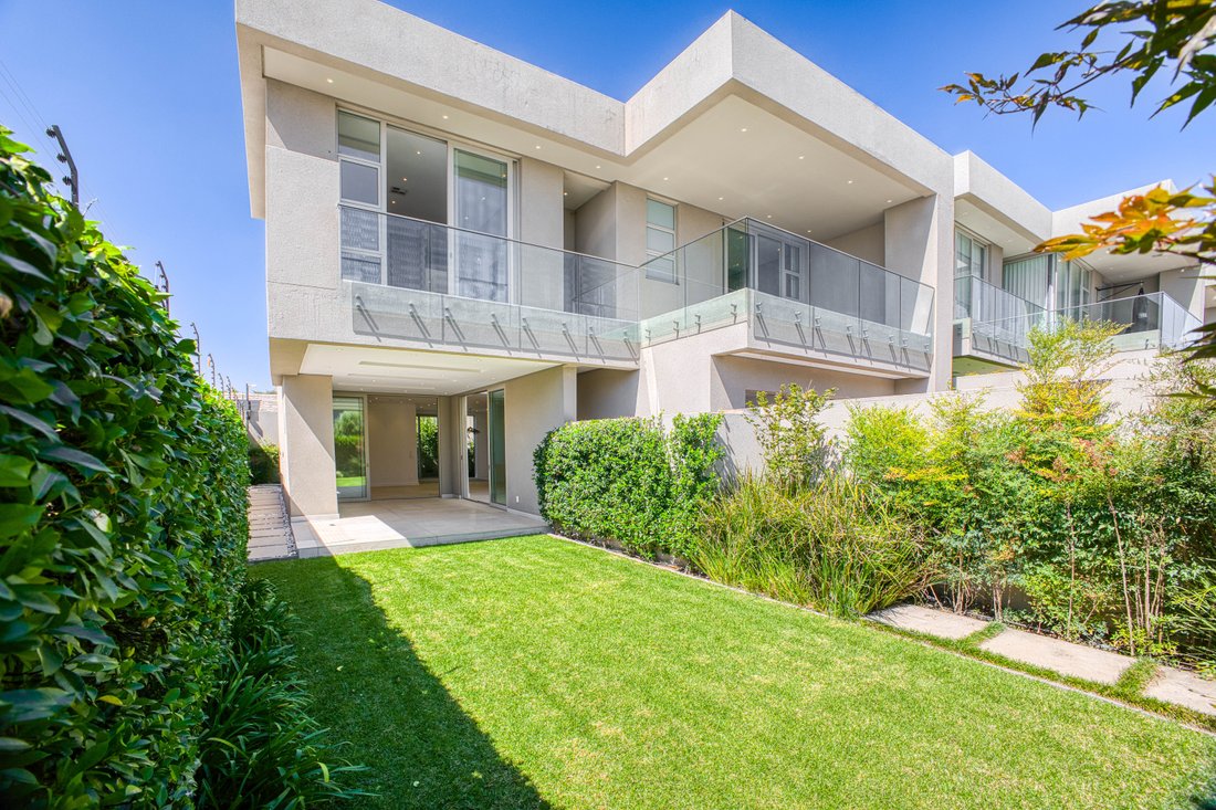 Townhouse in Morningside, Benmore Gardens, Gauteng 1 - 17522884