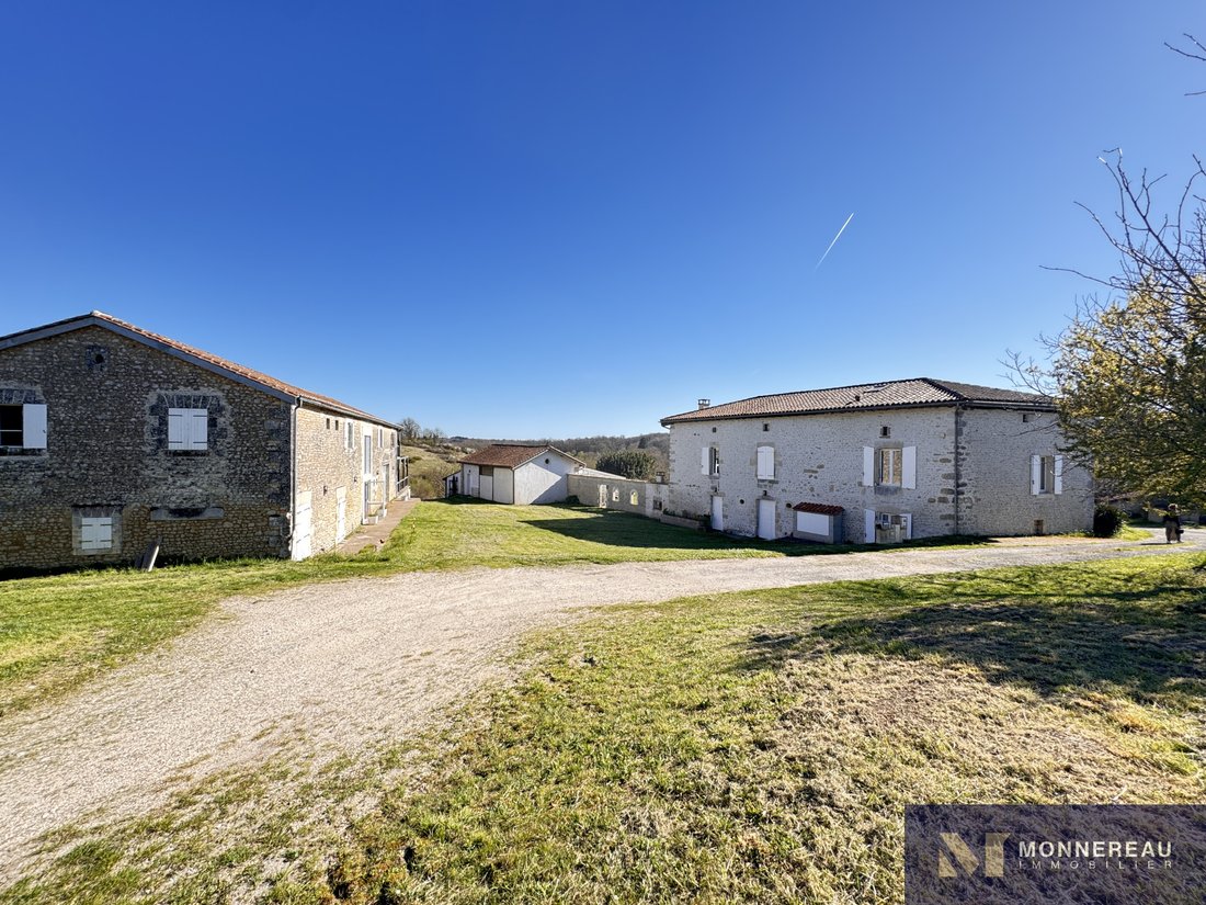Estate in Charmant, Boisné-la-Tude, France 3 - 17524044