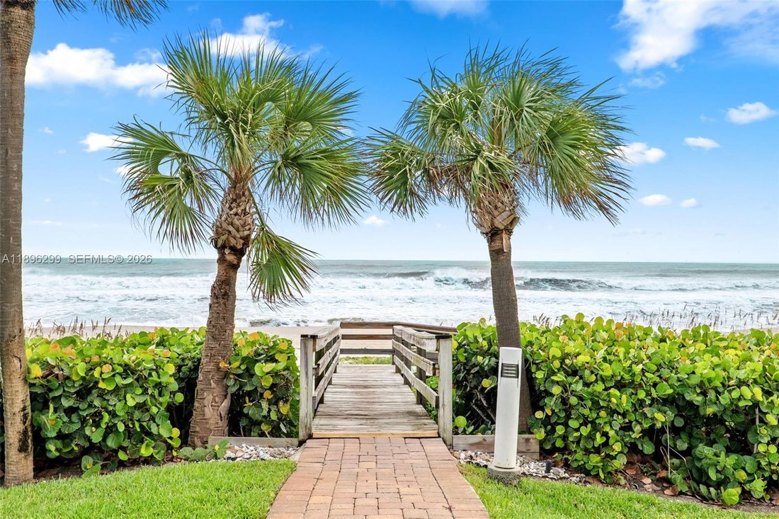 Condo in Indialantic, Florida, United States 1 - 17205629