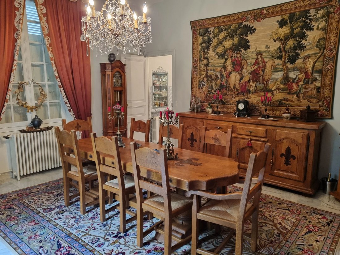 Estate in La Chartre-sur-le-Loir, Pays de la Loire, France 2 - 17520513