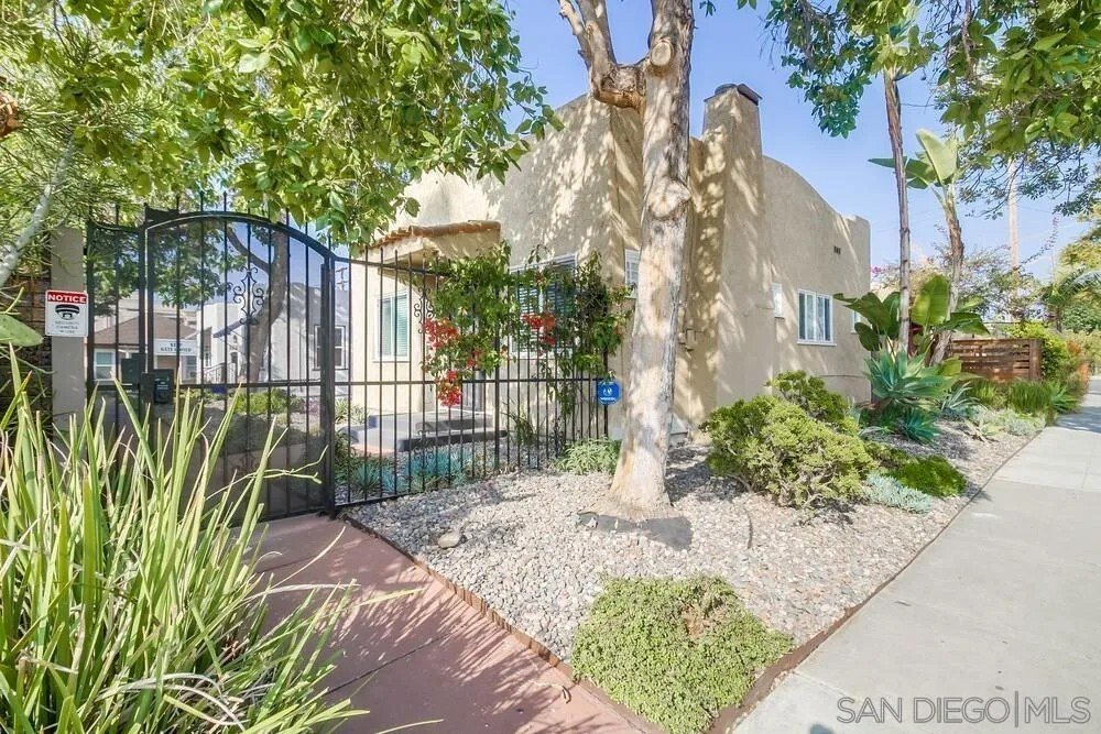 San Diego, California, United States 2 - 17523894