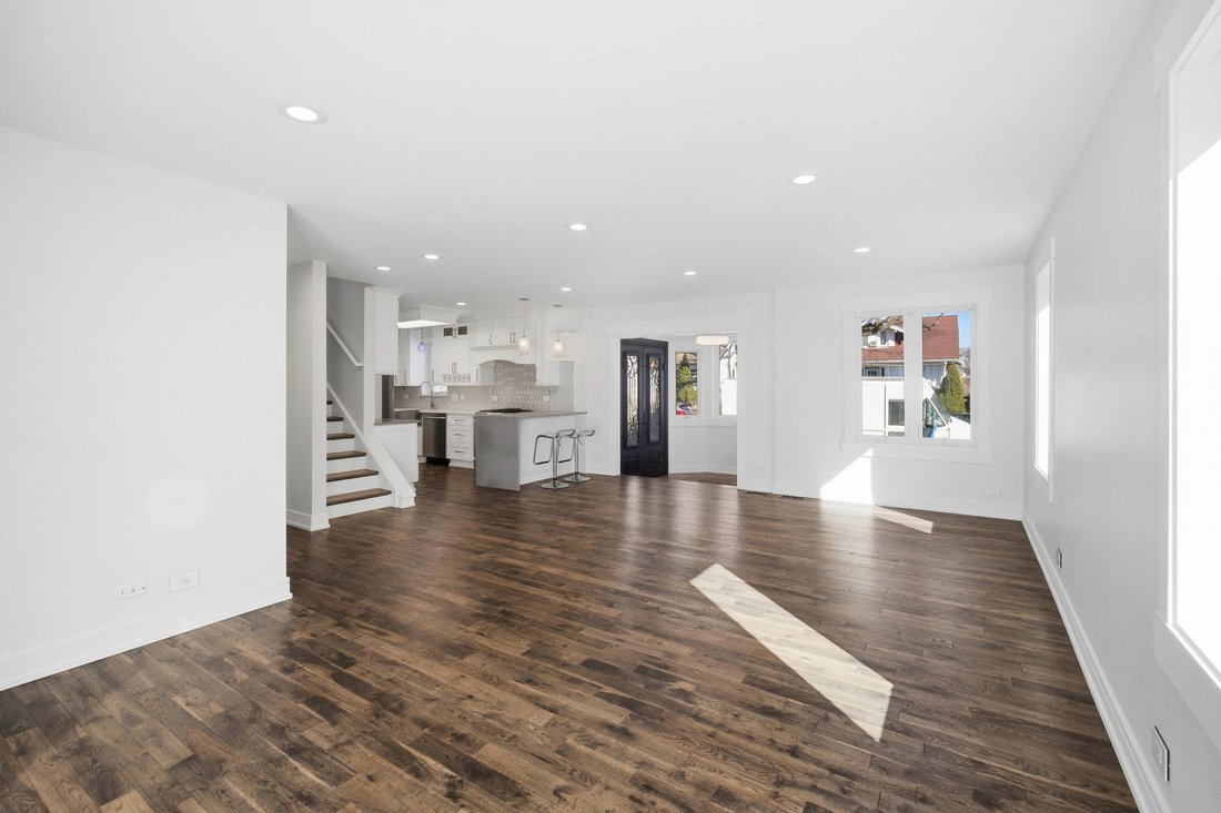 House in Elgin, Illinois, United States 5 - 17520672
