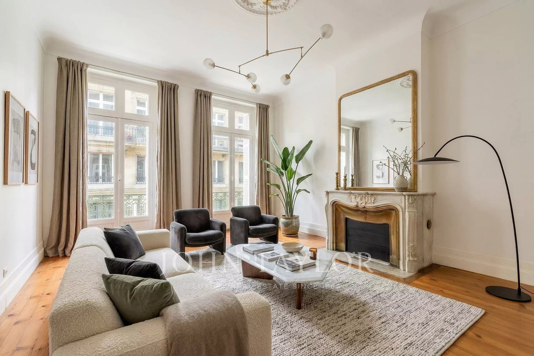 Apartment in Grand Parc-Chartrons-Paul Doumer, Bordeaux, France 1 - 17502773