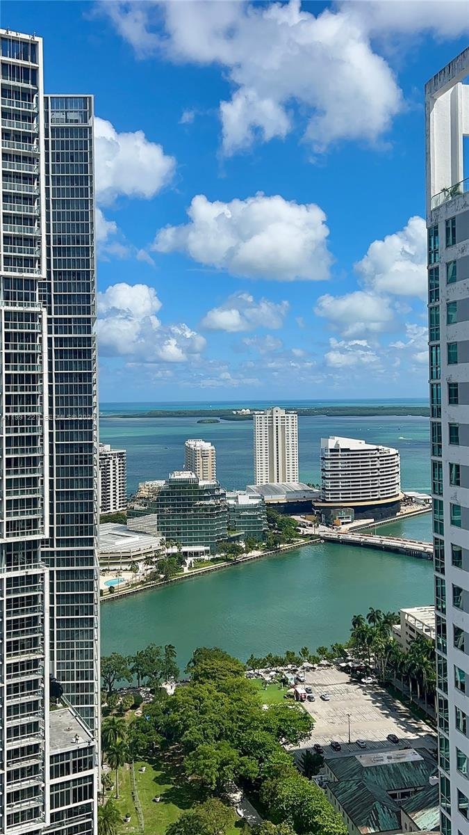 Condo in Miami, Florida, United States 2 - 17523807