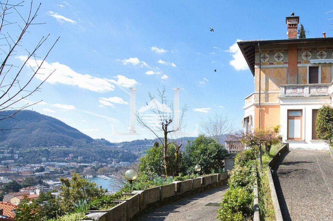 Villa in Eastern Lake Center, Como, Lombardy 5 - 17525170