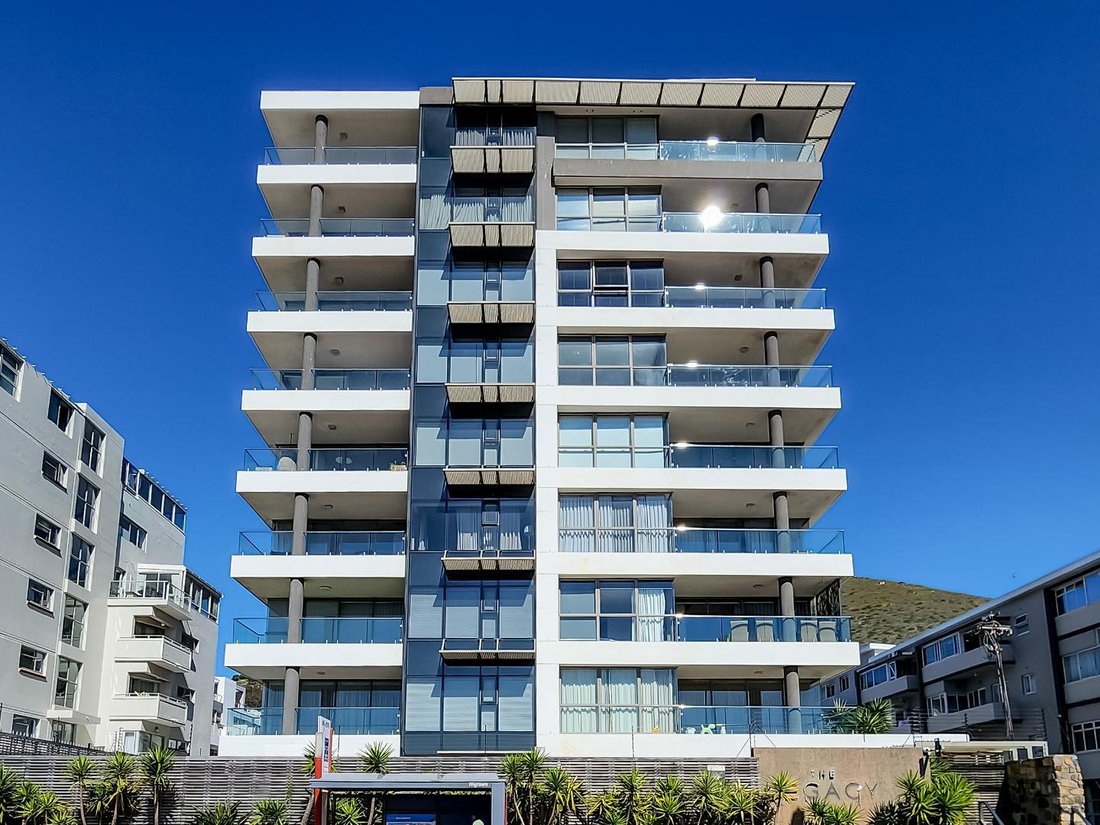 Apartment in Green Point, Atlantic Seaboard, Cape Town 1 - 17519974