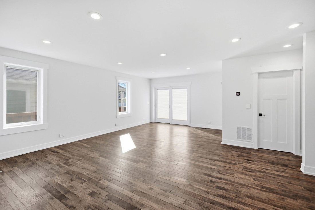 House in Elgin, Illinois, United States 4 - 17520672