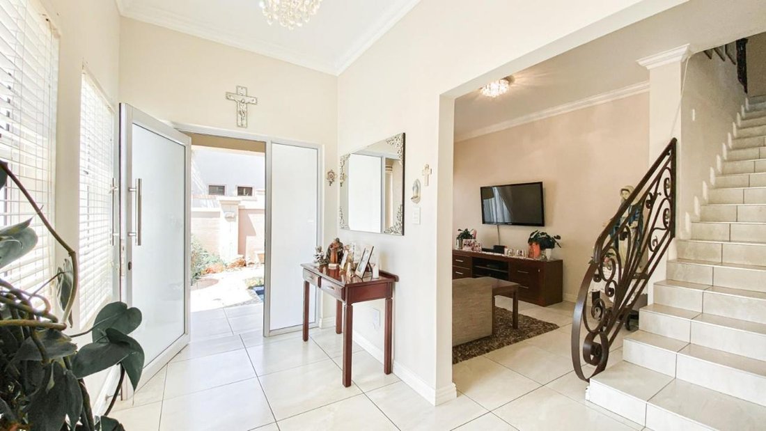Country House in Greenstone Hill, Gauteng, South Africa 2 - 17522990