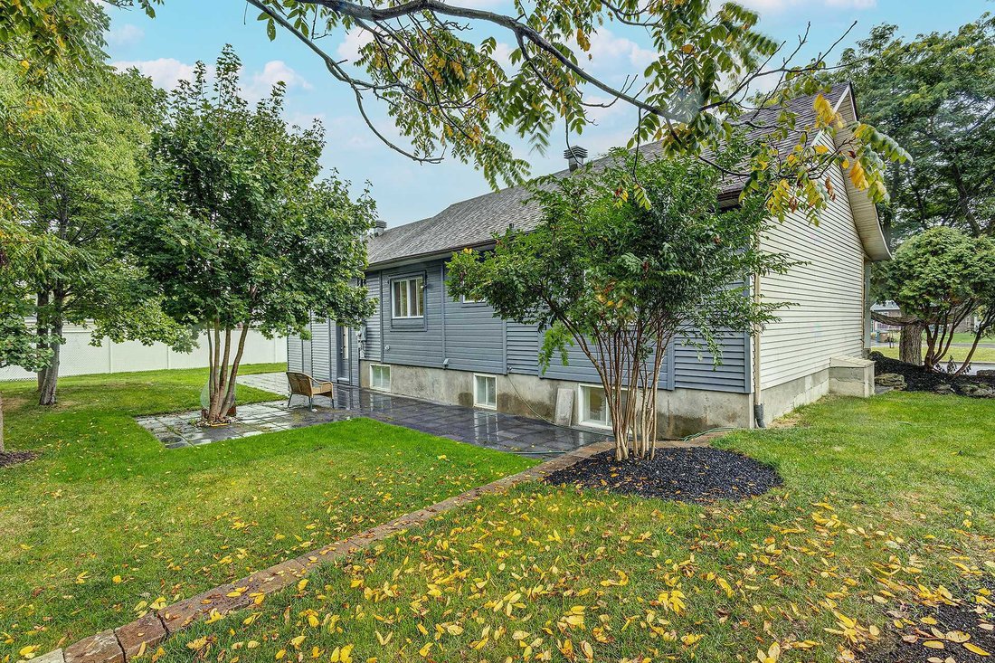 House in Delson, Quebec, Canada 2 - 16899476