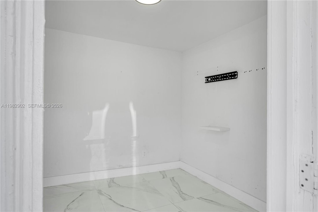Apartment in Miami, Florida, United States 5 - 17520267