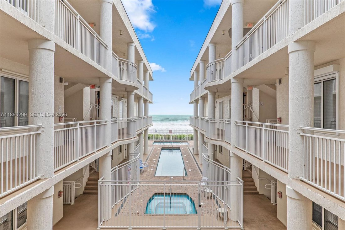Condo in Indialantic, Florida, United States 4 - 17205629