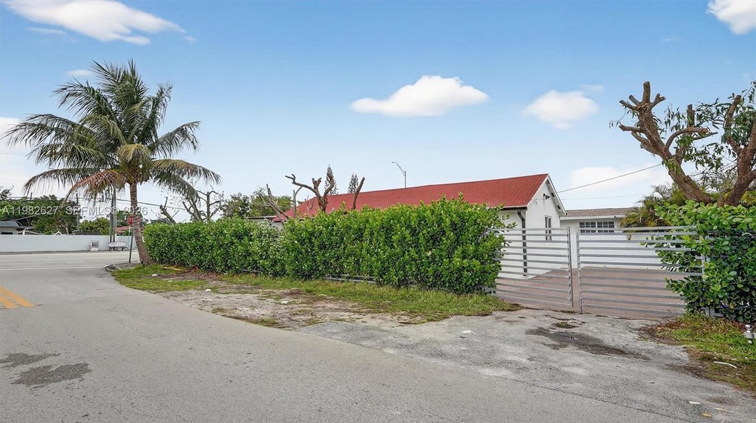 House in Miami, Florida, United States 2 - 17520345