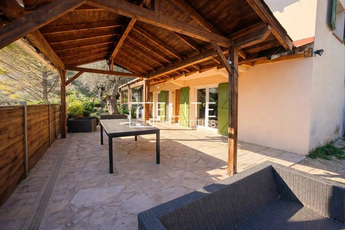 Villa in Spéracèdes, Provence-Alpes-Côte d'Azur, France 2 - 15877239