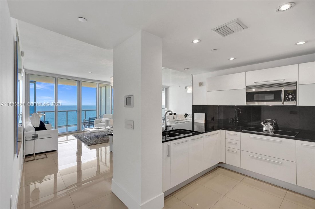 Condo in Sunny Isles Beach, Florida, United States 3 - 17520209