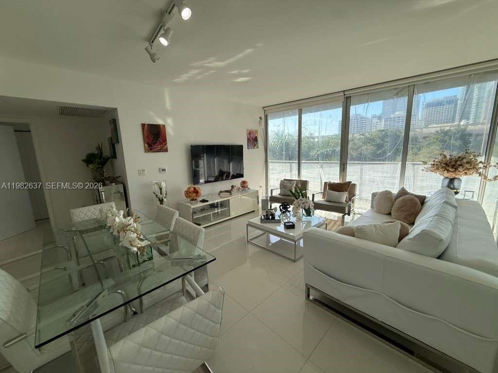 Condo in Miami, Florida, United States 4 - 17520153