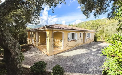 House in Lecci, Corsica, France 1