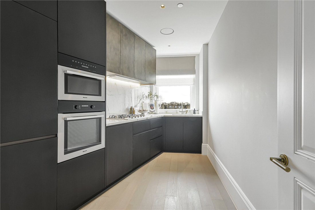 Apartment in Campden Hill, Kensington And Chelsea, England 4 - 16981261