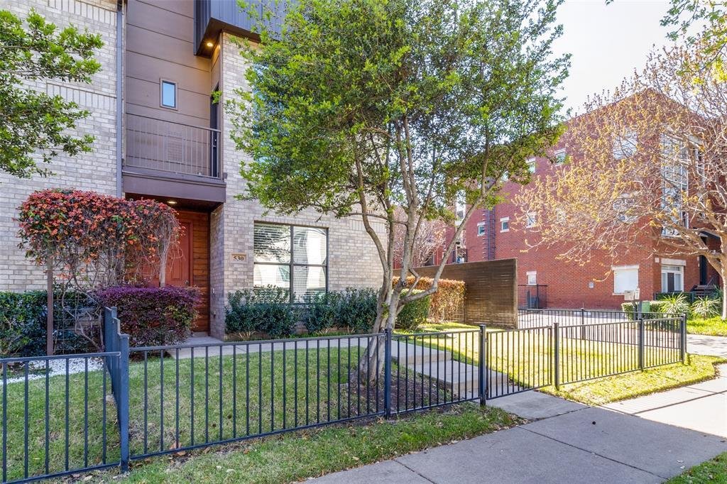 Condo in Dallas, Texas, United States 2 - 17522334