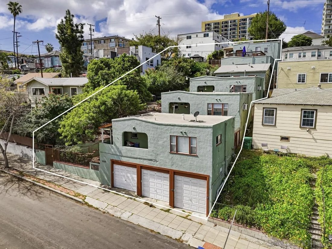 San Diego, California, United States 1 - 17521374